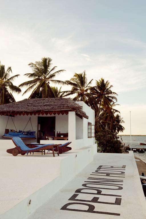 Peponi Hotel Shela Ruang foto