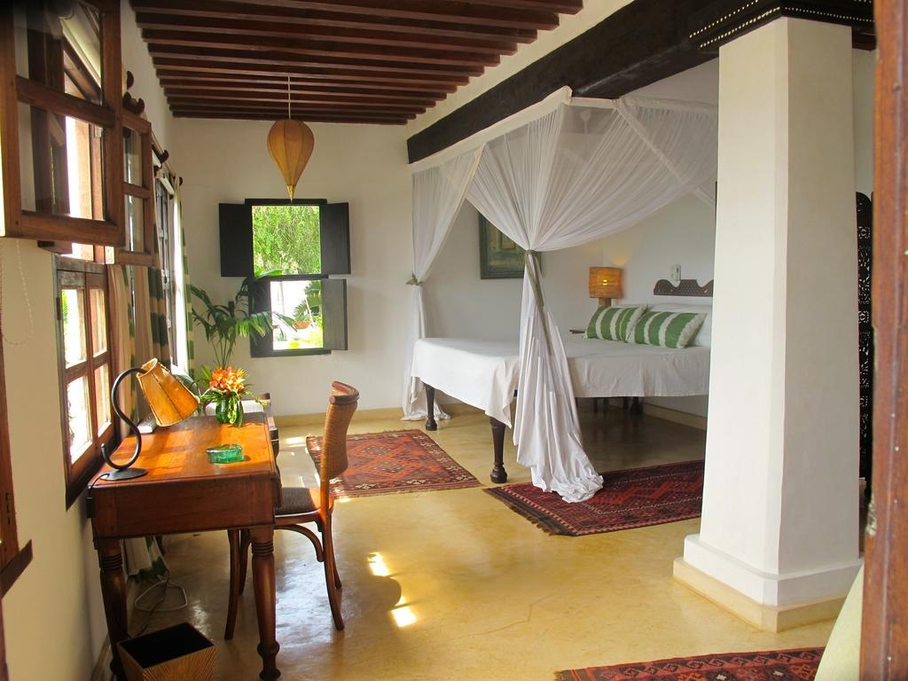 Peponi Hotel Shela Ruang foto